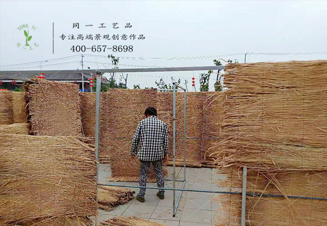 徐州稻草工藝品迷宮現場制作